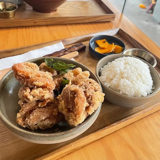R2 - Popcorn Chicken Rice 台式鹽酥雞饭 / R2 - Riz avec Poulet frit Popcorn
